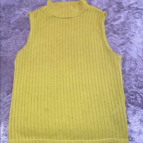Pea Green Ribbed Mock Neck Tank - Picture 1 of 1